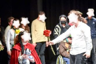 Πραγματοποιήθηκε με επιτυχία η παράσταση των παιδιών του ΚΔΑΠ ΑΜΕΑ ΚΟΜΑΙΘΩ του Δήμου Πατρέων