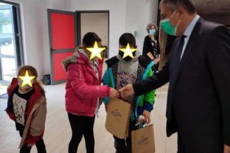 6η ΥΠΕ: Δώρα, ευχές και χαμόγελα στο ΚΕΦΙΑΠ - ΦΩΤΟ