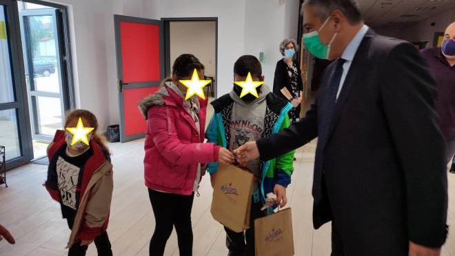 6η ΥΠΕ: Δώρα, ευχές και χαμόγελα στο ΚΕΦΙΑΠ - ΦΩΤΟ