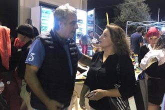 Ο Δημήτρης Μπαρμπούνης στην έκθεση της Χαλανδρίτσας - ΦΩΤΟ