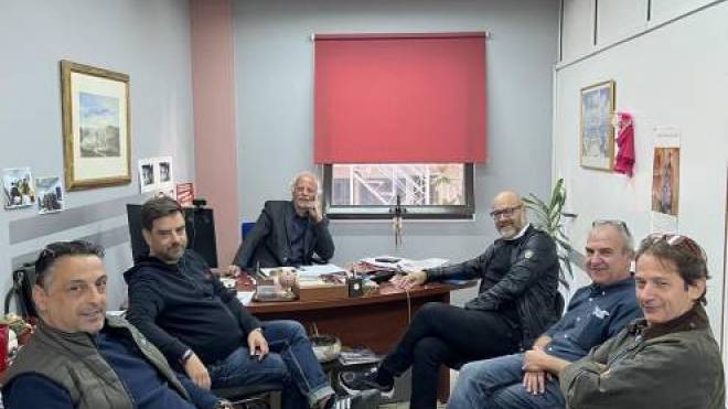 ΣΚΕΑΝΑ: Συνάντηση με τον αντιδήμαρχο Διοίκησης και Οικονομικών Διονύση Πλέσσα