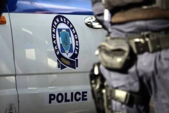 Μέγαρα: Αυτή είναι η «καφετζού» και οι συνεργοί της που εξαπατούσαν επί 9 χρόνια 72χρονο – Απέσπασαν πάνω από 850.000 ευρώ