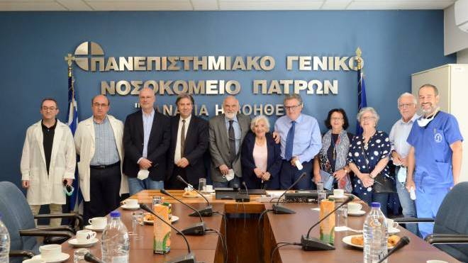 Παραδόθηκαν δύο νέες καρέκλες χημειοθεραπείας στο Πανεπιστημιακό Νοσοκομείο Πατρών