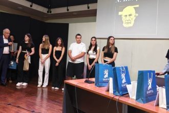 Ηρακλής Πετιμεζάς: Πάντα πρώτος, τολμηρός και γενναίος- Δήμος Καλαβρύτων και ΕΣΗΕΑ τίμησαν τη μνήμη του