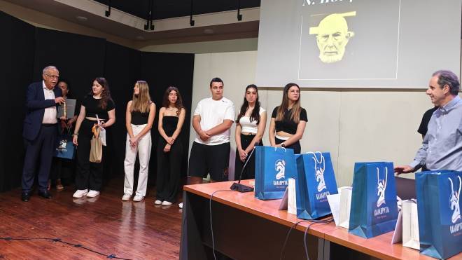 Ηρακλής Πετιμεζάς: Πάντα πρώτος, τολμηρός και γενναίος- Δήμος Καλαβρύτων και ΕΣΗΕΑ τίμησαν τη μνήμη του