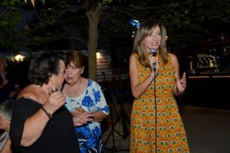 Η Βίβιαν Σαμούρη στην καλοκαιρινή γιορτή του Ομίλου «ΑγκαλιάΖΩ» - ΦΩΤΟ