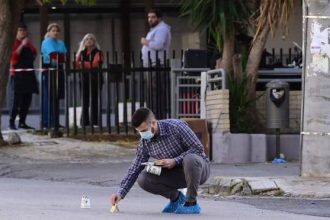 Γλυφάδα: Ξεκαθάρισμα λογαριασμών πίσω από τη μαφιόζικη εκτέλεση των δύο Τούρκων – «Πυροβολούσαν παντού και τα πάντα»