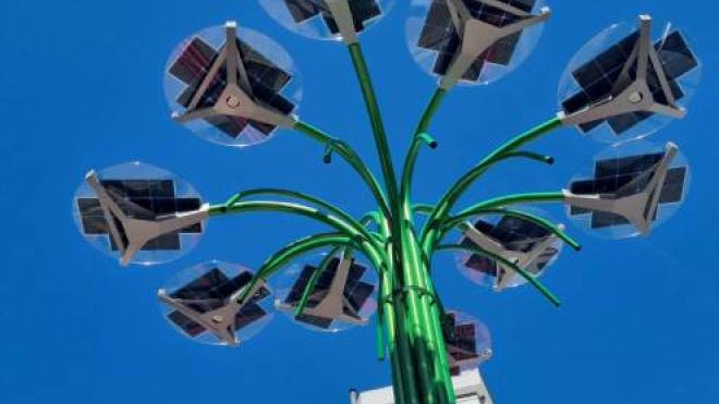 Το έξυπνο ηλιακό δένδρο του Δήμου Αγρινίου