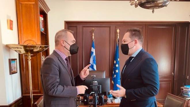 Συνάντηση Κατσανιώτη με Πέτσα για τα έργα υποδομής στην Αχαΐα