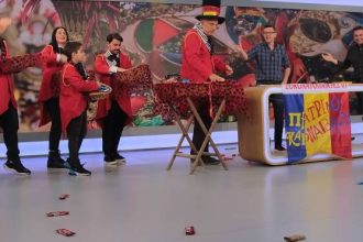 Oι σοκολατορίχτες της Πάτρας σε τηλεοπτικούς σταθμούς της Αθήνας (ΦΩΤΟ)