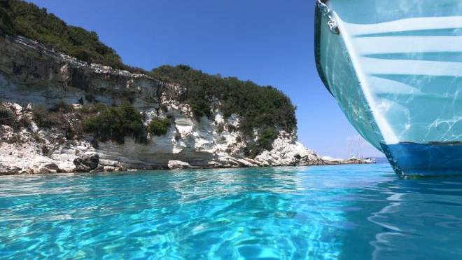 Καύσωνας: "Έβρασε" η θάλασσα στο Ιόνιο - Η θερμοκρασία ξεπέρασε τους 30 βαθμούς