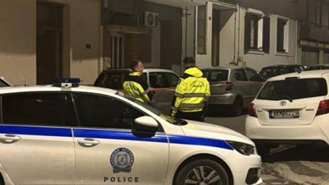 Έφοδος της Αντιτρομοκρατικής σε γιάφκα στο Παγκράτι - Βρέθηκαν όπλα και εκρηκτικά