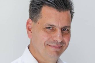 Οι καντίνες της πλαζ και η επικοινωνιακή ατζέντα της δημοτικής αρχής σπιράλ