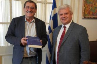 Ο νέος πρόεδρος του ΕΑΠ επισκέφθηκε τον Δήμαρχο Πατρέων