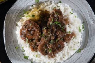 Ψαρονέφρι με κόκκινο γλυκό κρασί