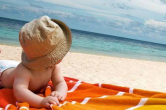 Με το μωράκι σας στην παραλία!