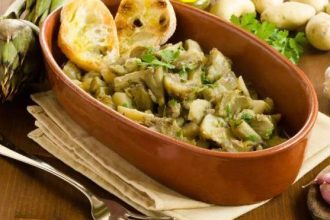 Αγκινάρες με πατάτες