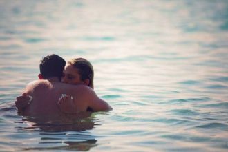 Είναι επικίνδυνο το σεξ μέσα στη θάλασσα;