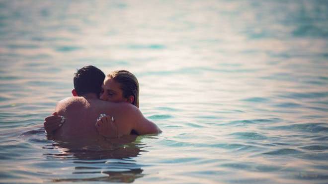 Είναι επικίνδυνο το σεξ μέσα στη θάλασσα;