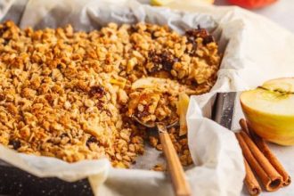 Τραγανό και υγιεινό crumble με μήλο