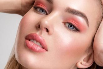 DIY κρεμώδες ρουζ: Φτιάξτε το δικό σας με 2 προϊόντα που έχετε ήδη στο νεσεσέρ σας