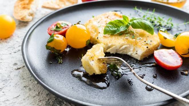 Φέτα με μέλι και σουσάμι