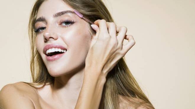 Φρύδια: 5 tips για να μεγαλώσουν πιο εύκολα