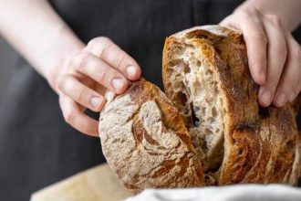Ψωμί με προζύμι: Γιατί πρέπει να το εντάξετε στη διατροφή σας
