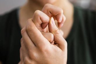 Αρθρώσεις: Το «κρακ» που ανακουφίζει και προβληματίζει