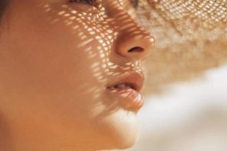 4+1 προϊόντα που θα σας χαρίσουν σούπερ λαμπερή επιδερμίδα το καλοκαίρι