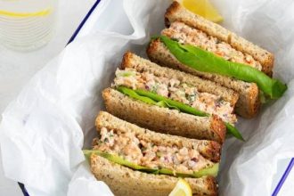 Σάντουιτς με τονοσαλάτα