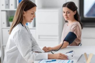 Πίεση: Οι οδηγίες των ειδικών για να την μειώσουμε