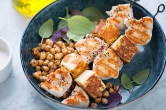 Σουβλάκι κοτόπουλο με χαλούμι