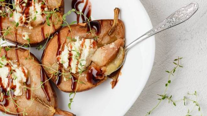 Ψητά αχλάδια με κατσικίσιο τυρί