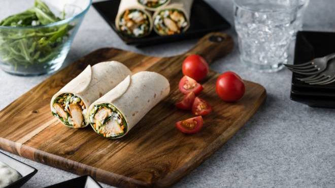 Wrap με κοτόπουλο, σπανάκι και φέτα