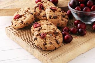 Μπισκότα με βρώμη, κράνμπερι και καρύδα