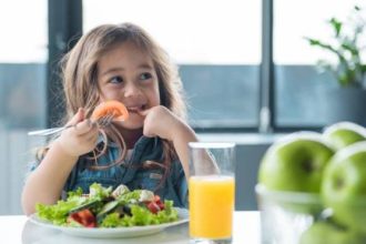 Παιδιά: Τι δεν πρέπει να λείπει από την διατροφή τους;