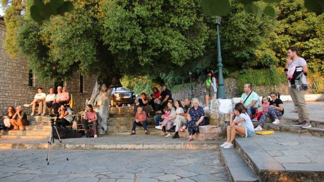 «Τα παραμύθια της Νερομάνας» επισκέφτηκαν το Καλέντζι