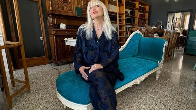 Θέατρο όροφως: "Με δύναμη" - Tέσσερις τελευταίες παραστάσεις