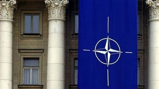 Την πλήρη διερεύνηση της συντριβής του αεροσκάφους της Azerbaijan Airlines ζητά το ΝΑΤΟ