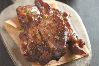 Χοιρινά μπριζολάκια στον φούρνο