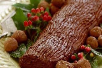 Χριστουγεννιάτικος κορμός σοκολάτας