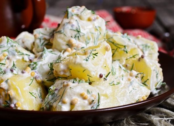 Πατατοσαλάτα με μόλις 130 θερμίδες