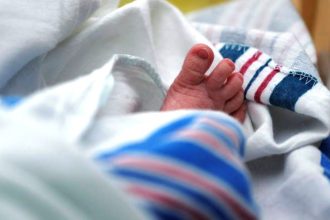 Ποιες οι επιπτώσεις στην ενήλικη ζωή όσων γεννήθηκαν πρόωρα