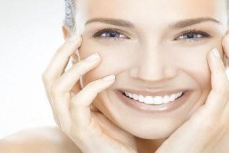 Κάνε φυσικό λίφτινγκ με δύο υλικά!