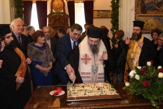 Πάτρα: Σήμερα η κοπή της Πρωτοχρονιάτικης πίτας στο Δημαρχείο