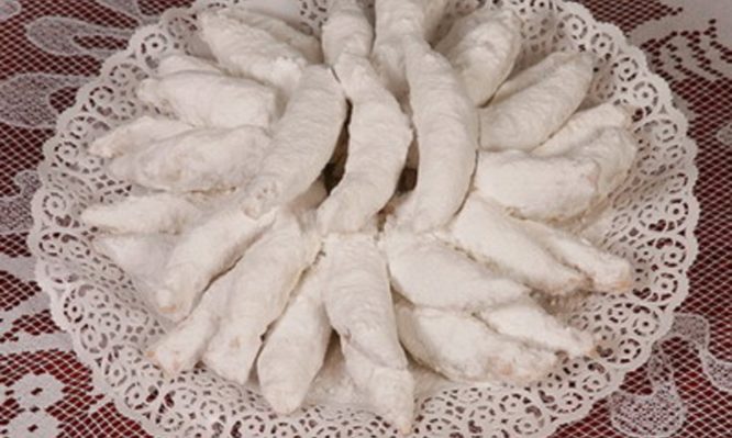 Παραδοσιακά γλυκά ψαράκια από την Τήνο