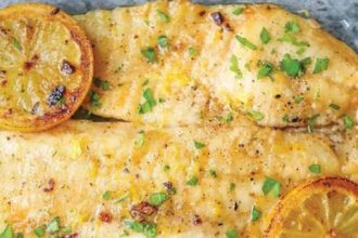 Ψάρι στο φούρνο με βούτυρο και λεμόνι