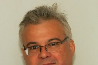 Ο Τραμπ και οι «πολιτικοί νάνοι» στην Ευρώπη