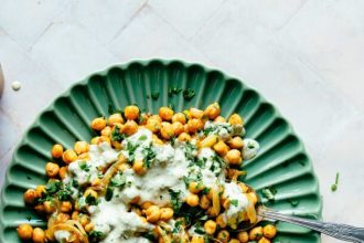 Ρεβύθια ψητά, με σάλτσα ταχίνι